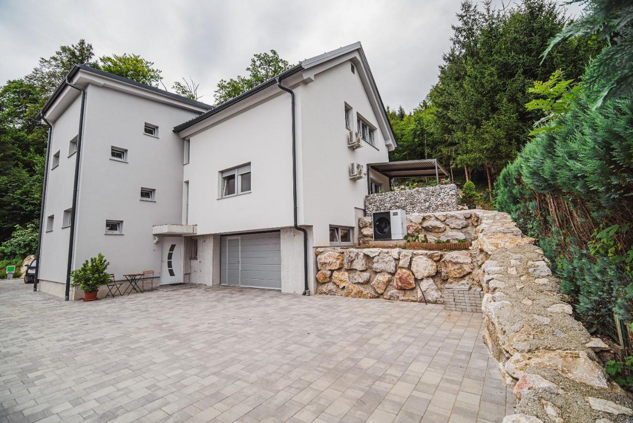 Apartments Rozalija ゴレンスカ地方 エクステリア 写真