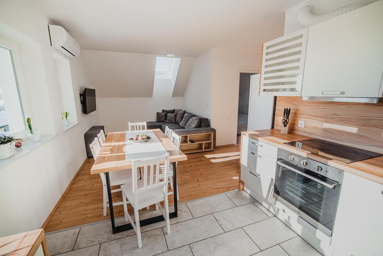 Apartments Rozalija ゴレンスカ地方 エクステリア 写真
